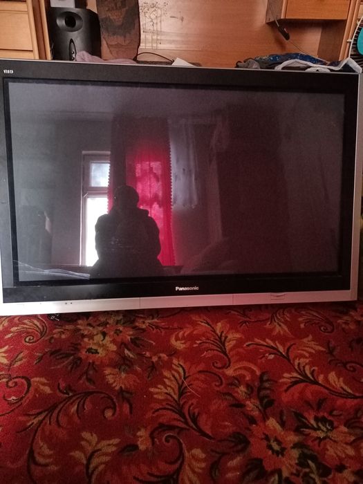 Продам телевизор срочно торг есть