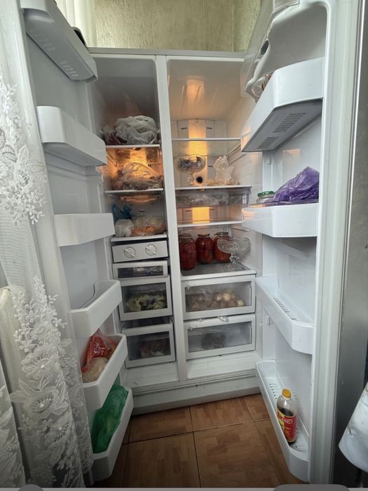 Холодильник Samsung Side-by-Side