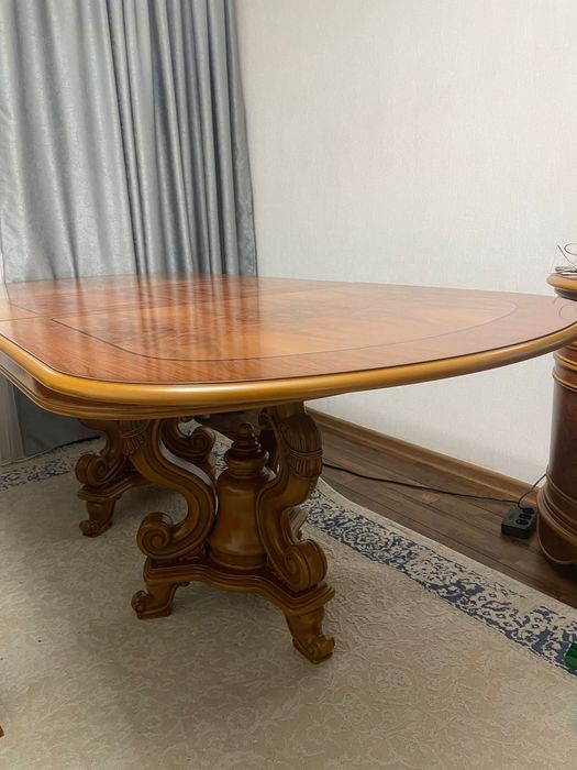 Деревянный стол б/у