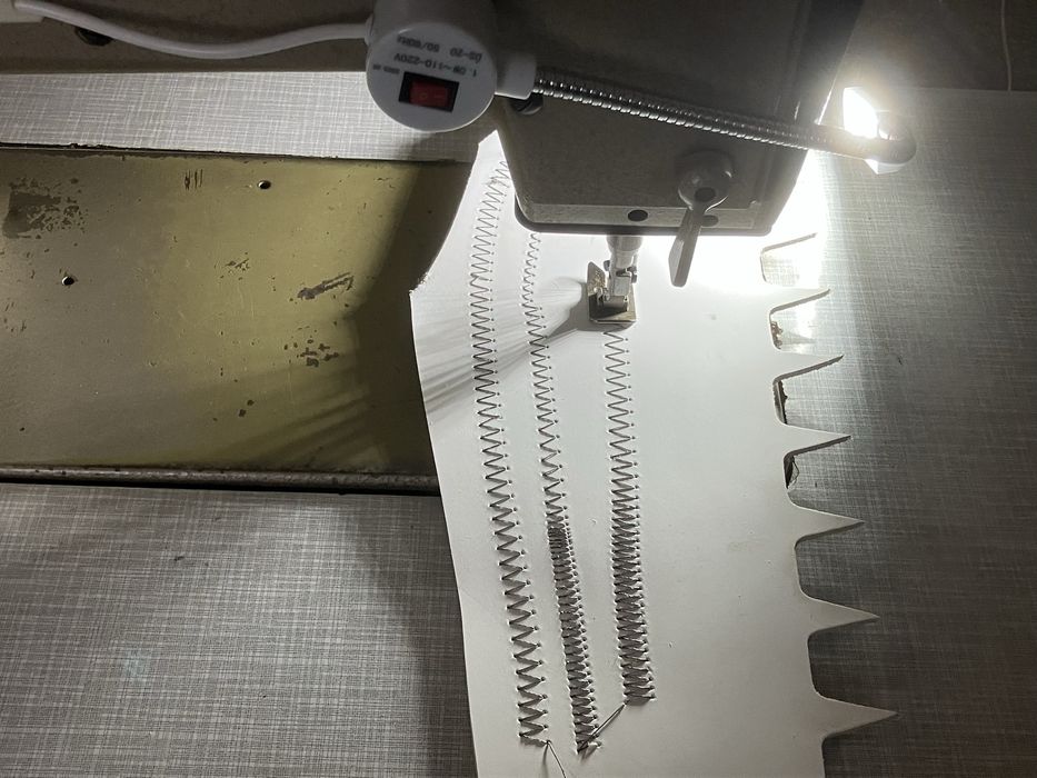 Vand doua masini de cusut 1 Adler si 1 Pfaff