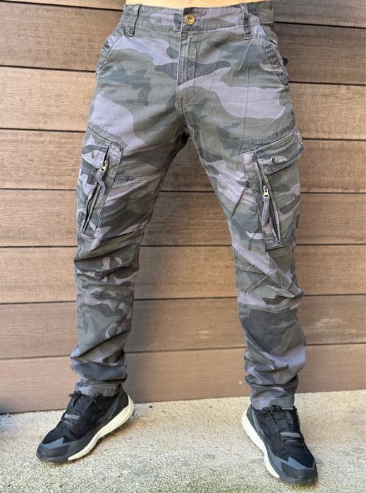 Мъжки камуфлажни панталони с карго джобове