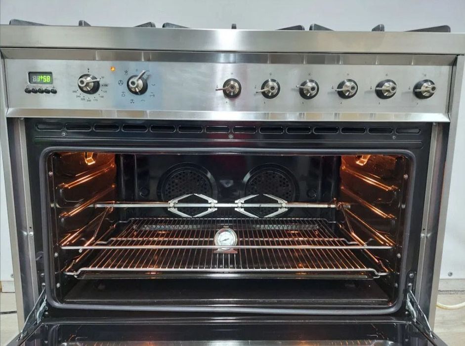 Продам газовую плиту.