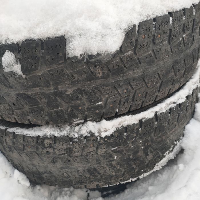 Продам шины зимние на Газель