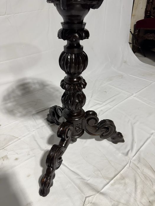 Suport decorativ din lemn sculptat manual in stil victorian