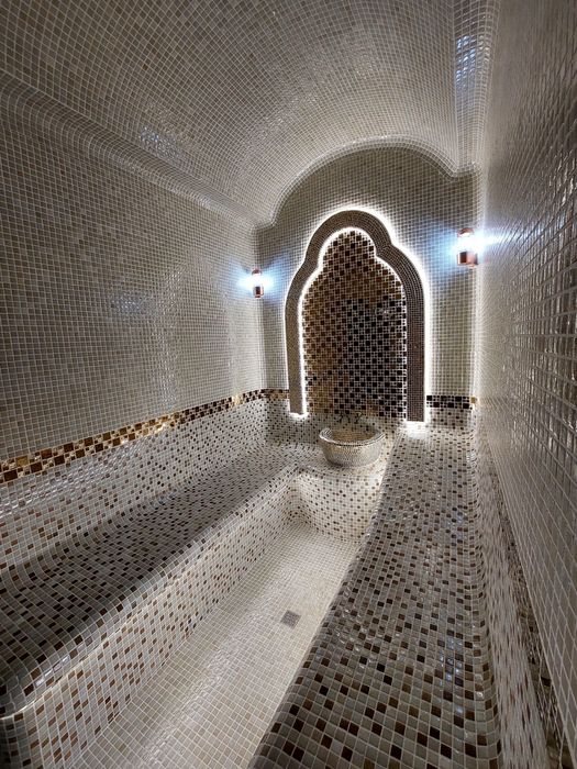 Oq tosh dacha [quyoshga yaqinda joylashgan)