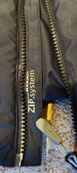 Vând Geaca mammut L