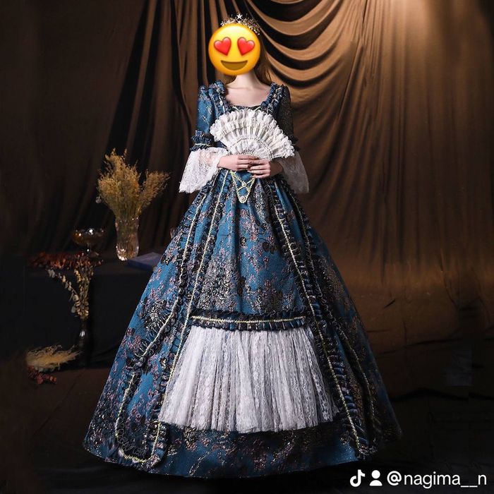 Әдемі Би көйлектер сатылады