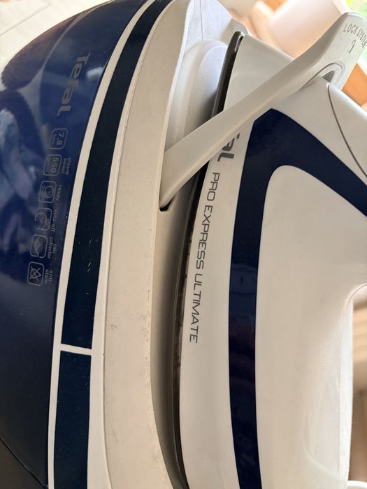 Утюг с отпаривателем Tefal