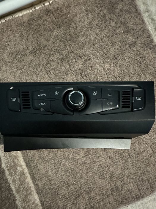 Управление климатроник с Подгрев и без. Свалени от Ауди А4 Б8