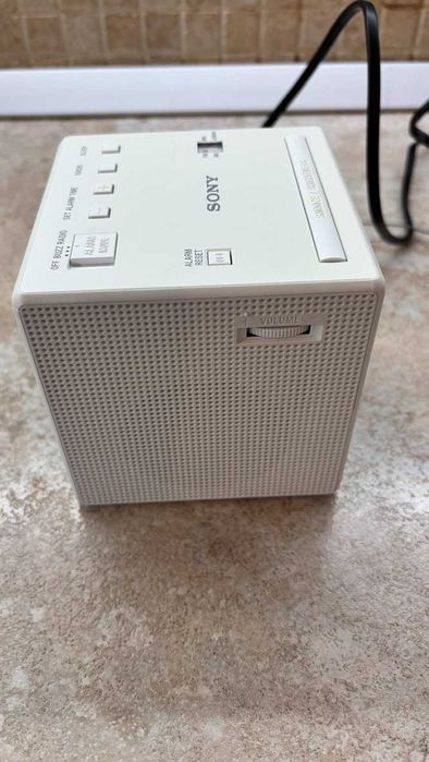 Ceas cu Radio Sony ICF-C1 | Stare Impecabilă (Ca Nou) | Design Cub