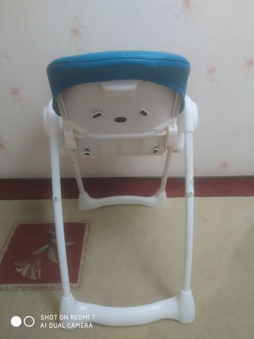 Продам стул для кормления.
