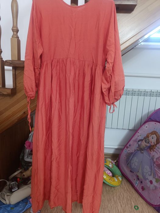 Продаю платья по