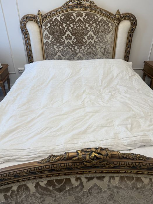 Продам спальный гарнитур