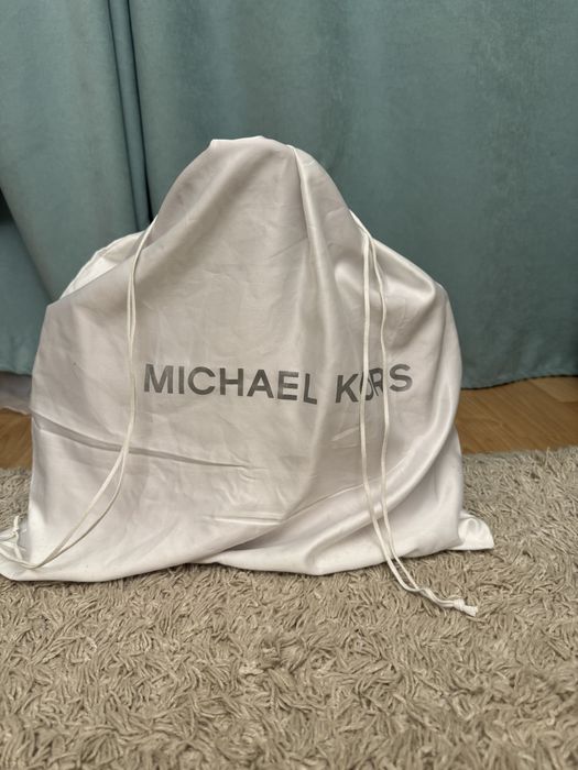 Сумка Michael Kors Hamilton Legacy с ремнем.