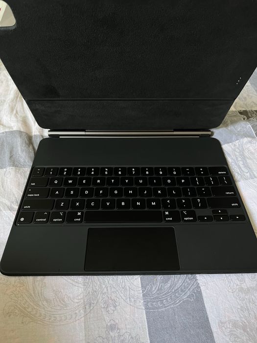 Ipad pro 12.9. 512Gb klaviatura bilan holati juda zor