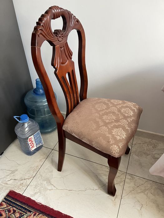 Продам 12 шт стульев