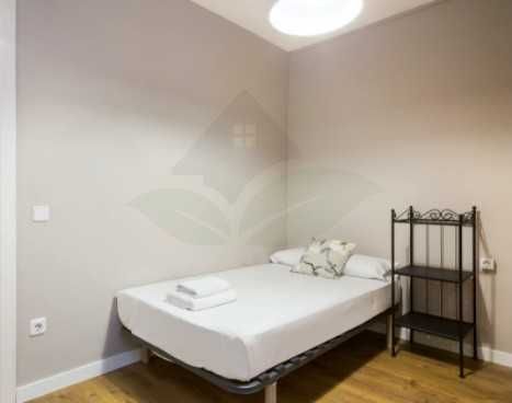 Дава се под наем Четиристаен апартамент в Пловдив, Изгрев - 94 кв.м за 255 € - Снимка #2