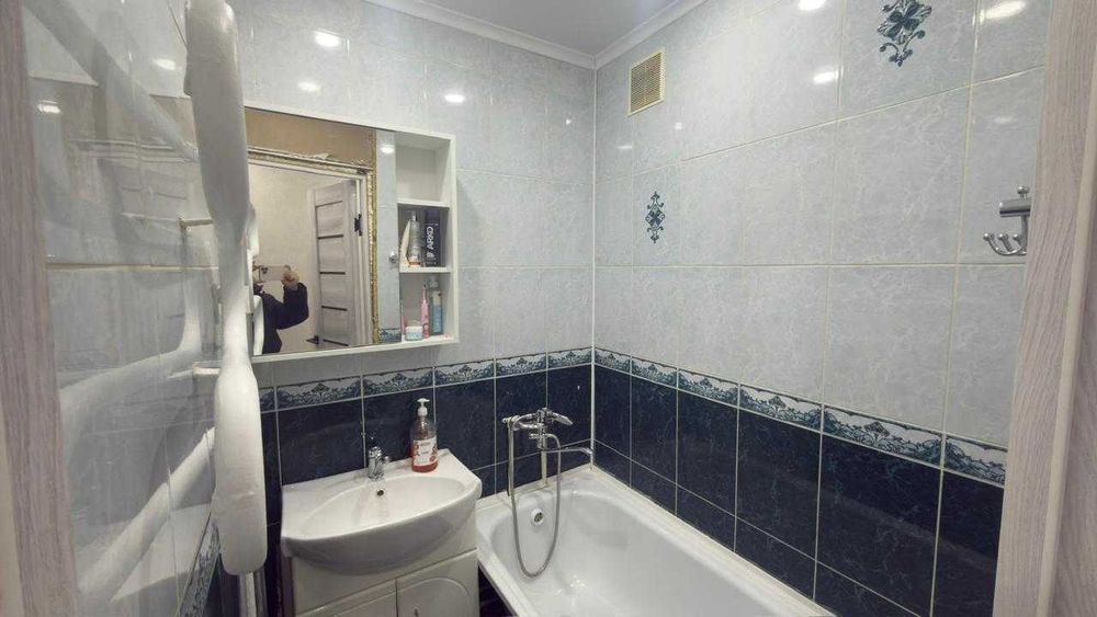 Продается 2 ком. квартира мкр ЖБ