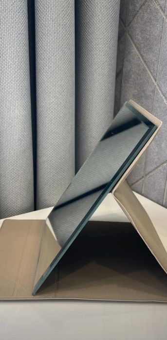 Продам зеркало  косметическое настольное