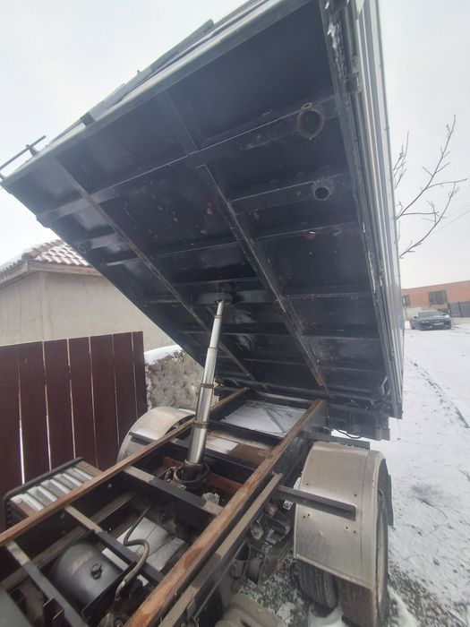 Bena basculabilă iveco daily .