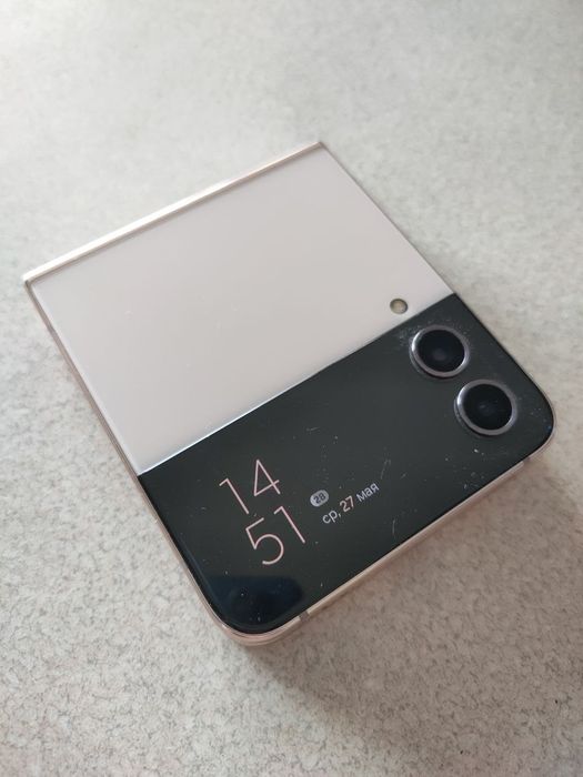 Срочно продам  SAMSUNG Z FLIP 4