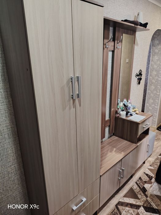 Продам прихожую.