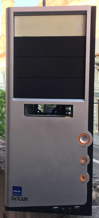 Carcasa PC tower DeLux