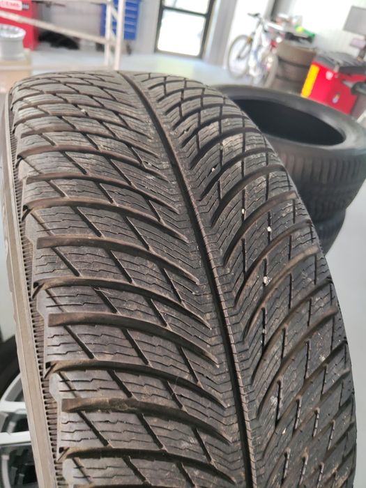 4 бр зимни 235/55/17 Michelin
