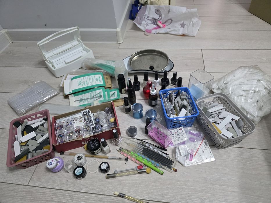 Продам все для маникюра