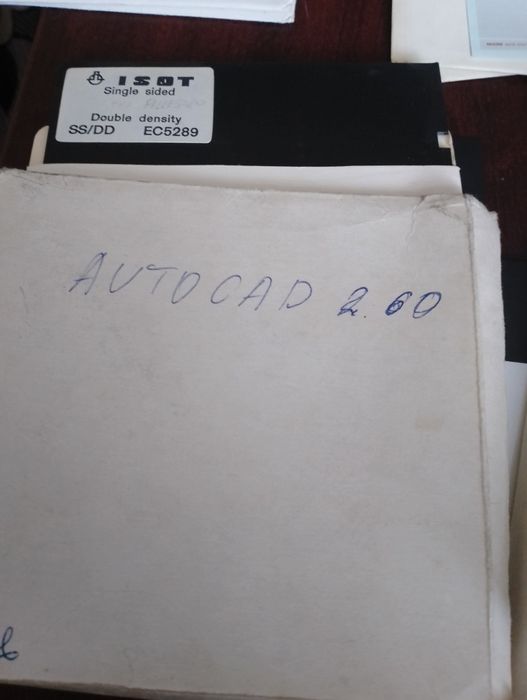 Дискети 5,25 инча. Нови и със програми.