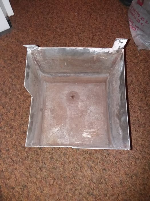 Продам в Петропавловске ёмкости и бак .