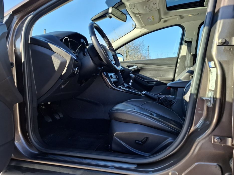 Ford Focus  EcoBoost 1.5 Benzină 150CP  model TITANIUM_Interior piele_