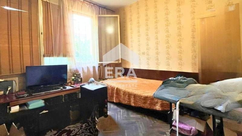 Продава се Четиристаен апартамент в Търговище, Център - 103 кв.м за 837 €/кв.м - Снимка #6