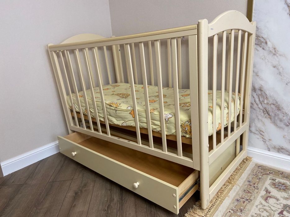 Продам детскую кроватку