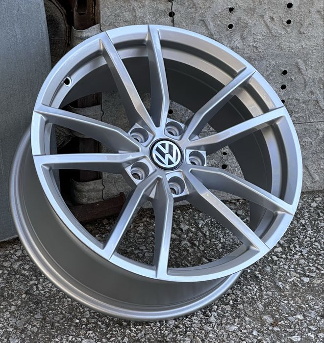 Джанти за Фолкваген Volkswagen 17 “ цола 5х112 чисто нови Golf Passat