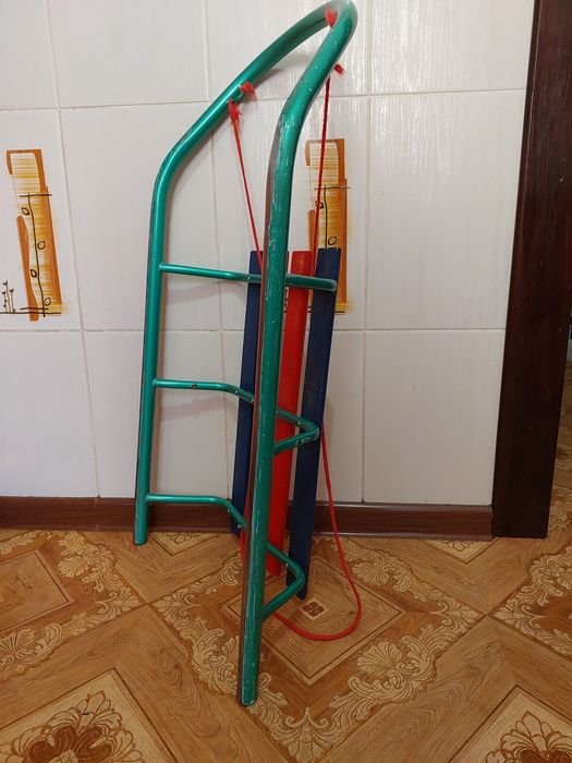 Продам санки в хорошем состоянии