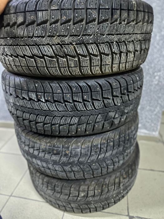 Шины резина 215/55/17 зима