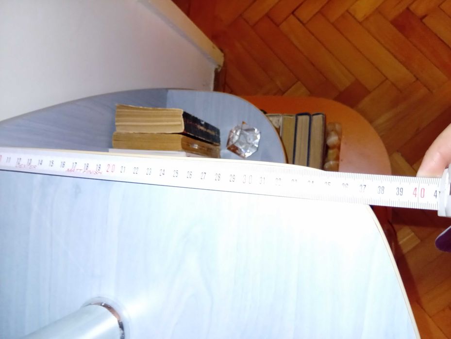 Bibliotecă abstractă cu spațiu depozitare