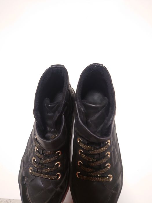 Vând ghete mărimea 36