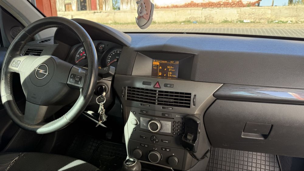 Opel Astra H Hatchback