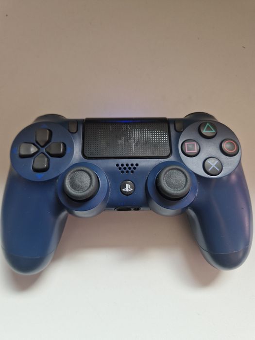 Play station 4 slim, 3 controllere, 500gb
