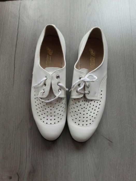 Обувки нови здрави