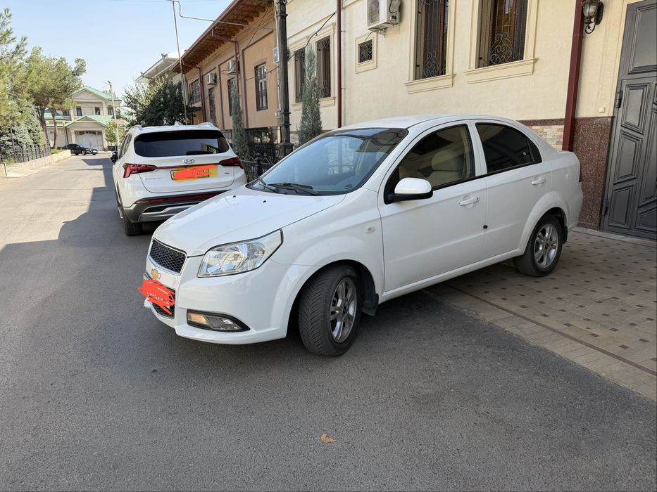 Nexia 3 avtomat sotiladi