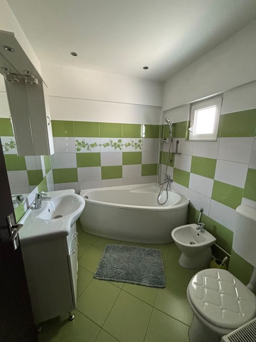Apartament cu 3 camere - Turnișor