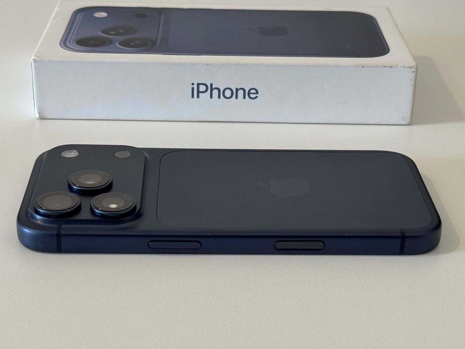 Бартер! Гаранция! iPhone 17 Pro Deep Blue (Син) 100% + Адаптер!