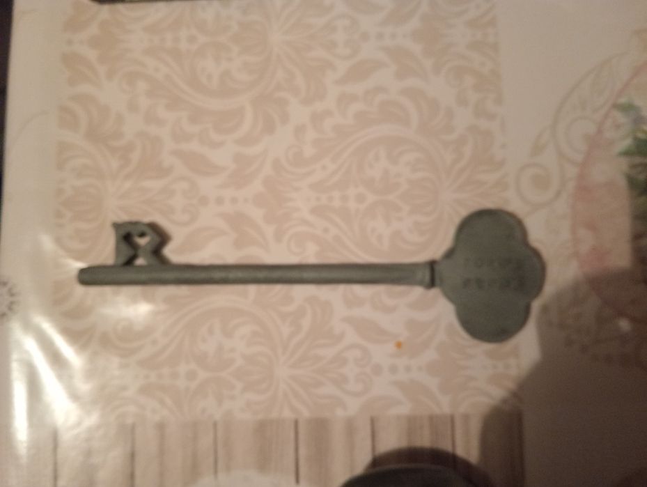 Vând cheie veche metal