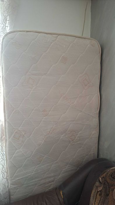 Saltea de pat 90cm pe 200cm