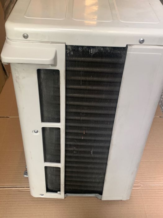 Стенен климатик Fujitsu.