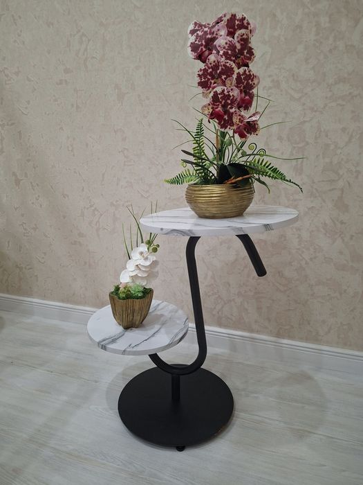 Журнальный столик мраморный в стиле Luxe — бело-золотой и чёрный вариа