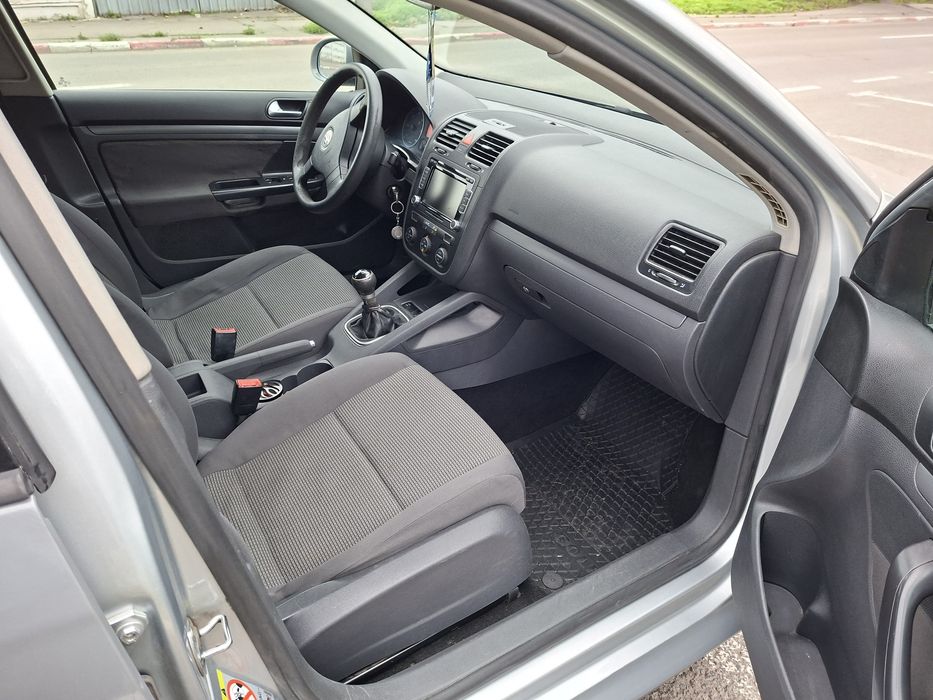 Vând Vw Golf 5 TDi 1.9